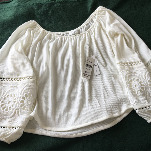 OFF shoulder women's blouse by Thyme & Honey - Picture 8 of 10